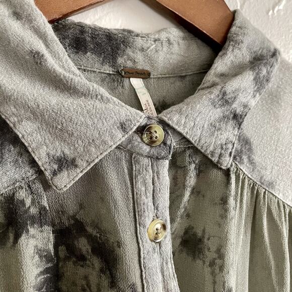Free People Size XS Blouse - Green Cloud Wash Tie Dye Oversized Festival Trendy - Picture 4 of 12